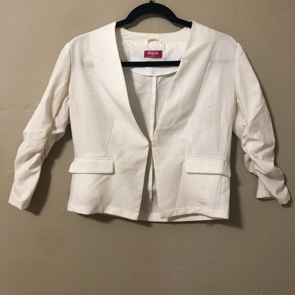 HP! Shasa Large White Blazer w Padded Shoulders.